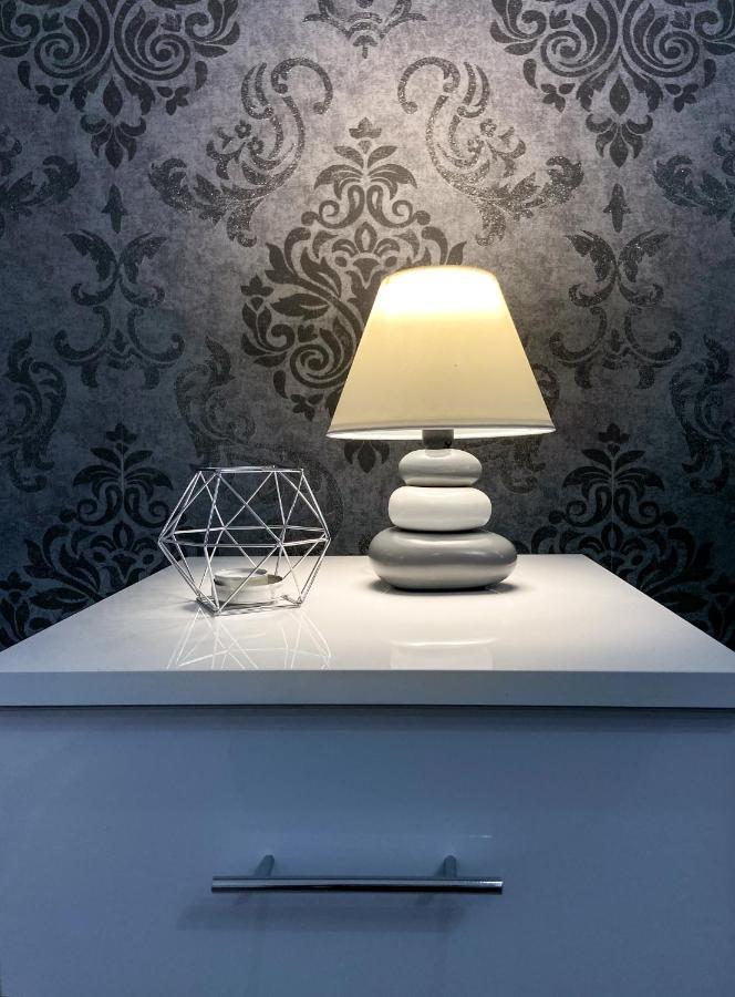 Studio 5 Brasov Luaran gambar