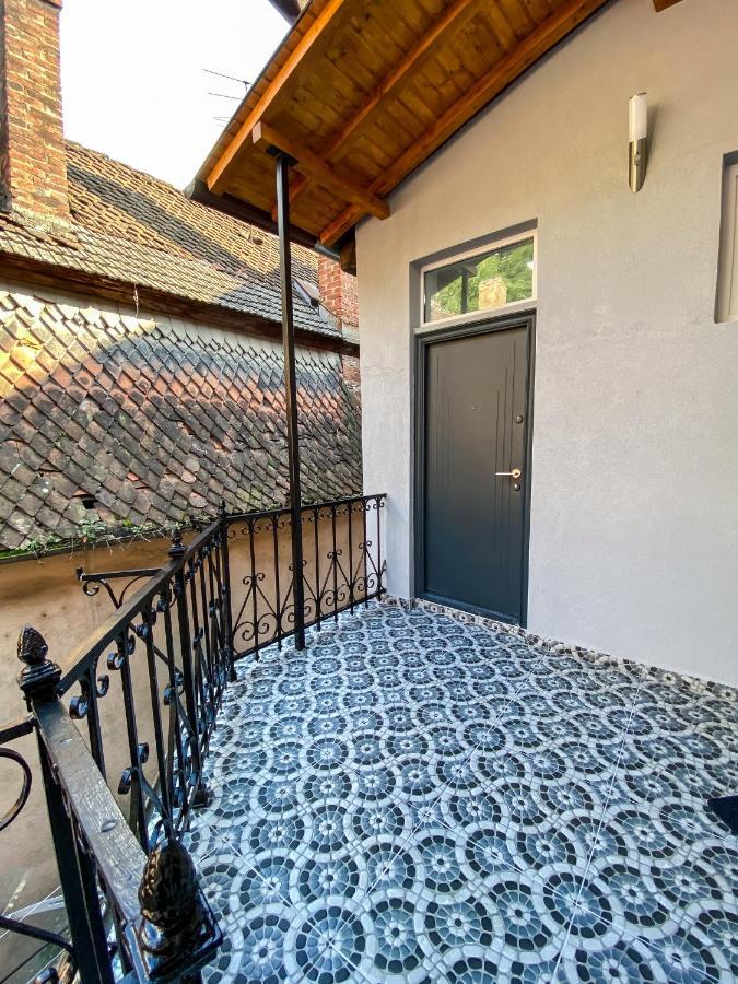 Studio 5 Brasov Luaran gambar