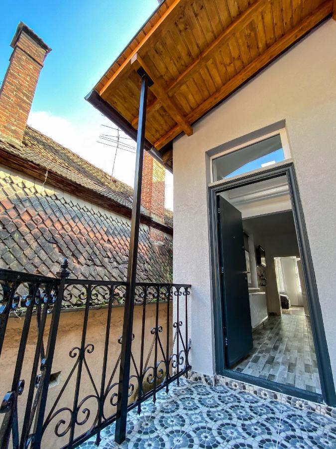 Studio 5 Brasov Luaran gambar