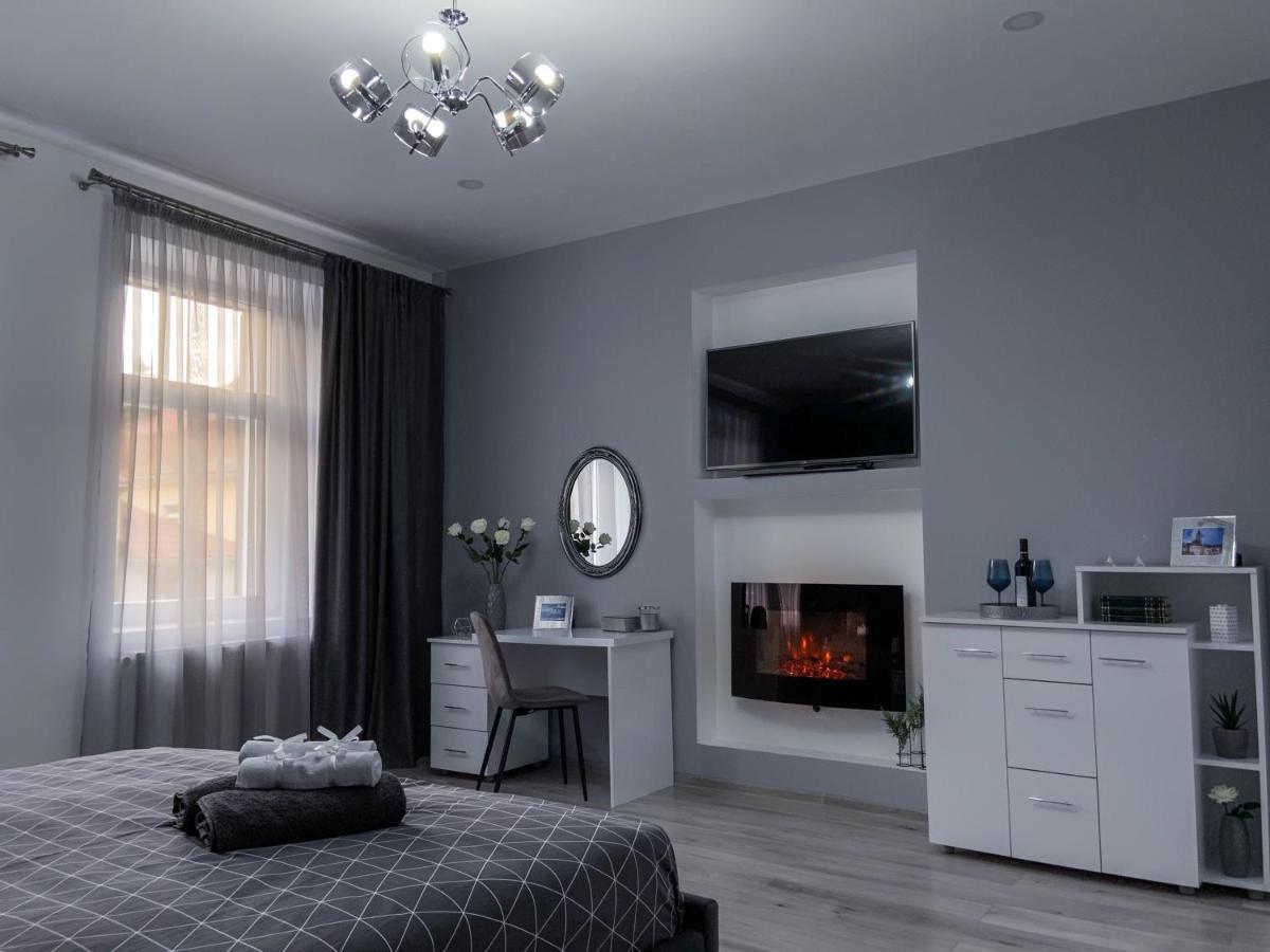 Studio 5 Brasov Luaran gambar